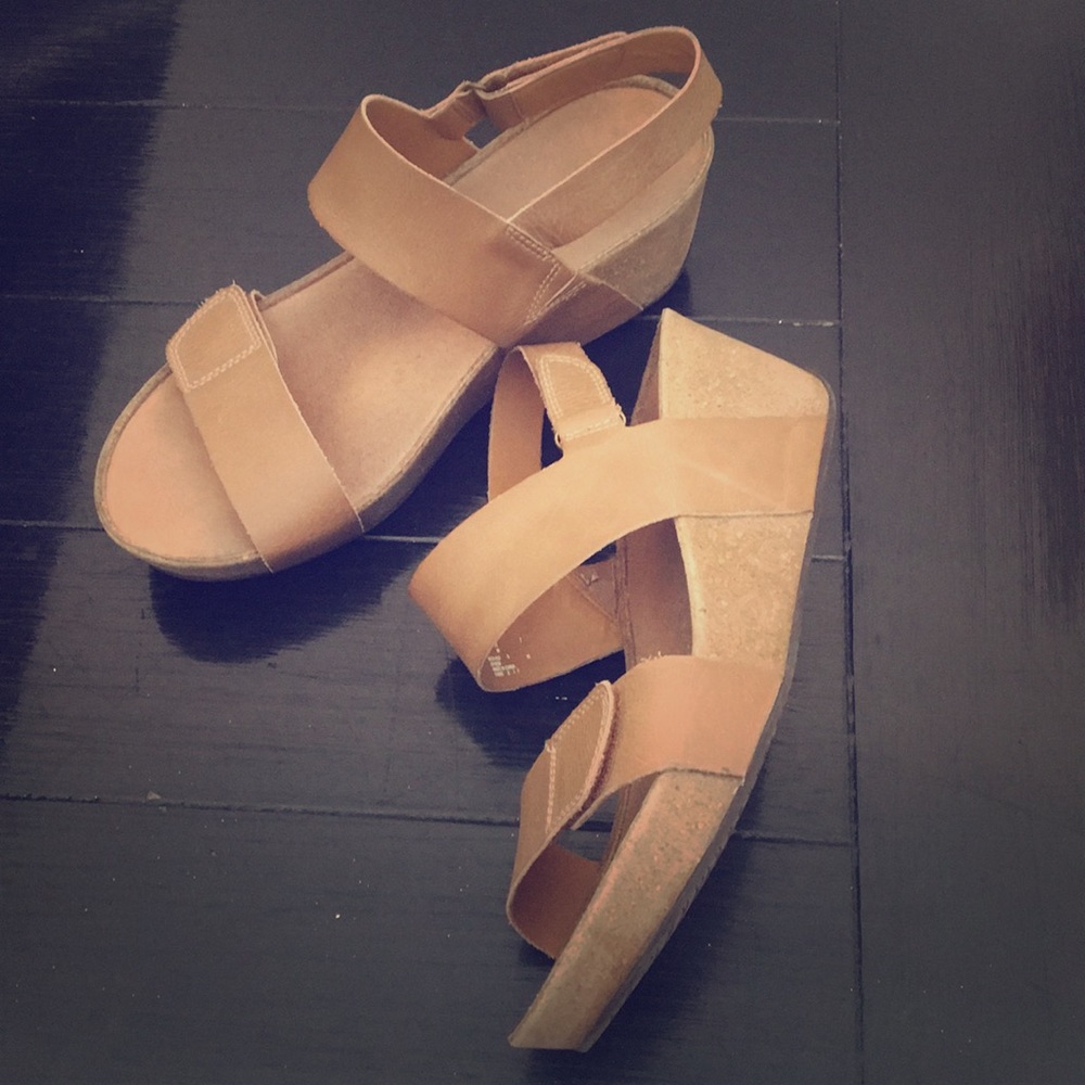 Clarks wedge sandal